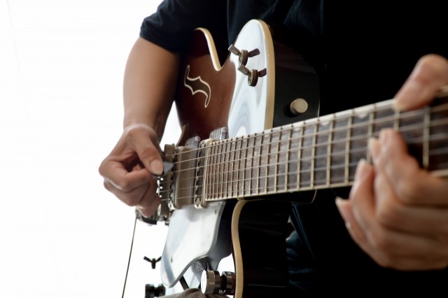 ピックの種類とは ギターピックの 代用品も5つを紹介 知りたい