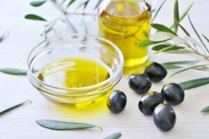 離乳食に油はいつから使える オリーブオイルがおすすめな理由も徹底解説 知りたい